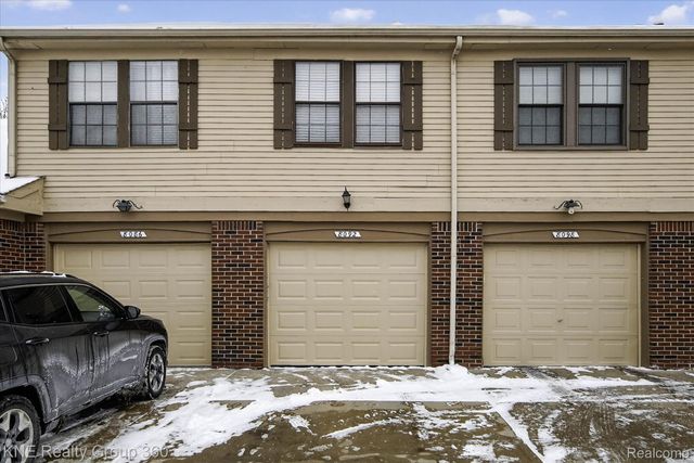 8092 Willow Lane, Warren, MI 48093