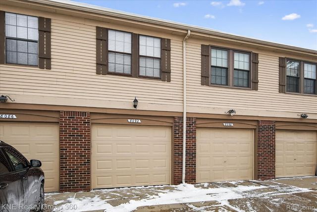 8092 Willow Lane, Warren, MI 48093