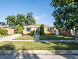 9327 Oriole Avenue, Morton Grove, IL 60053