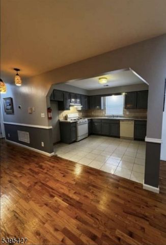 29 Mapes Ave, Newark City, NJ 07112