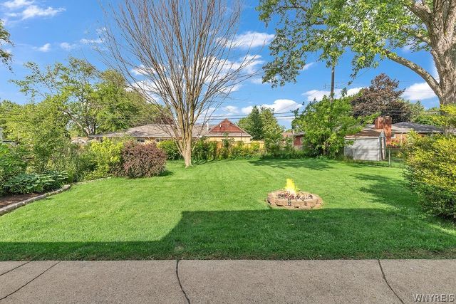 484 Walton Drive, Cheektowaga, NY 14225