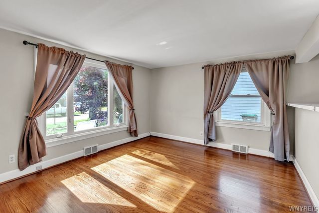484 Walton Drive, Cheektowaga, NY 14225