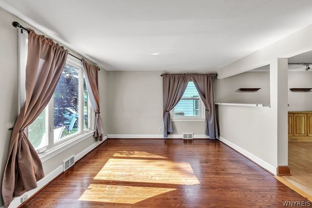 484 Walton Drive, Cheektowaga, NY 14225