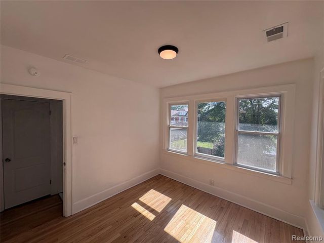 2475 Taylor Street, Detroit, MI 48206