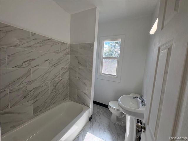 2475 Taylor Street, Detroit, MI 48206