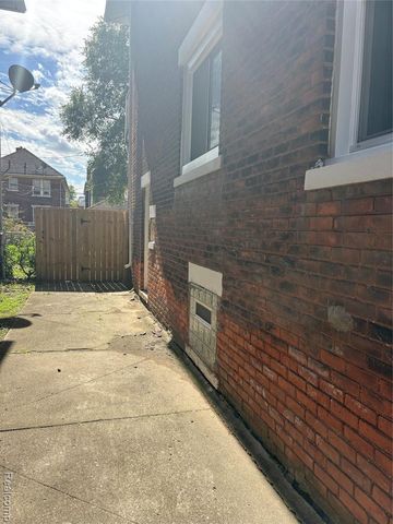 2475 Taylor Street, Detroit, MI 48206