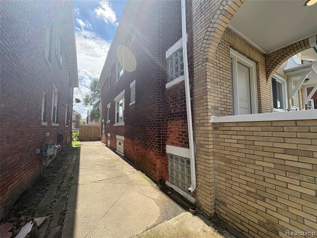 2475 Taylor Street, Detroit, MI 48206
