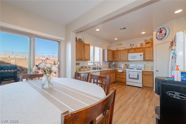 4464 Penguin Avenue, North Las Vegas, NV 89084