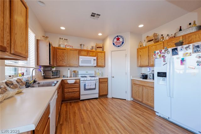 4464 Penguin Avenue, North Las Vegas, NV 89084