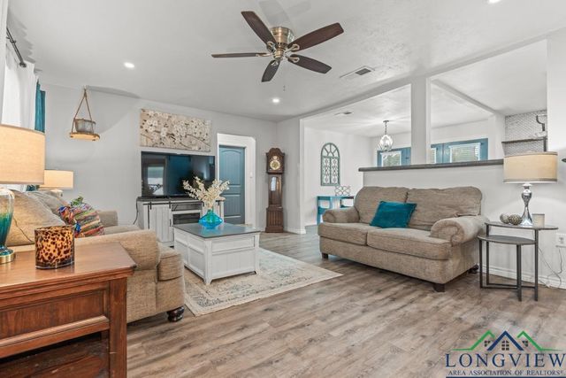 718 Pine St, Gilmer, TX 75644