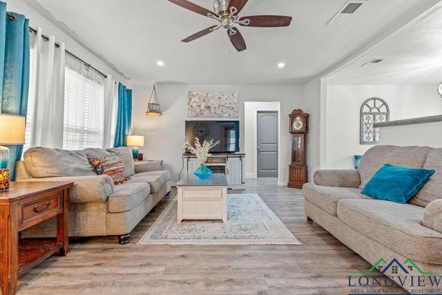 718 Pine St, Gilmer, TX 75644