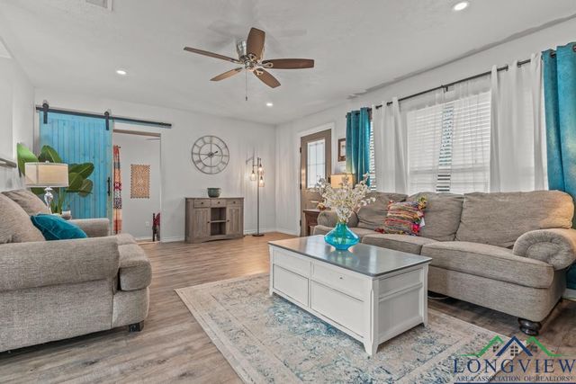 718 Pine St, Gilmer, TX 75644
