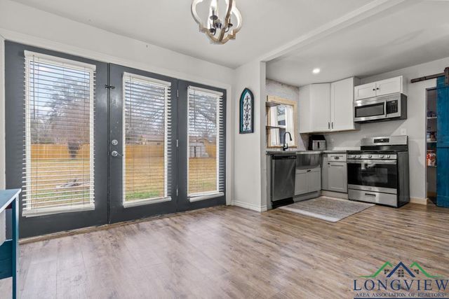 718 Pine St, Gilmer, TX 75644