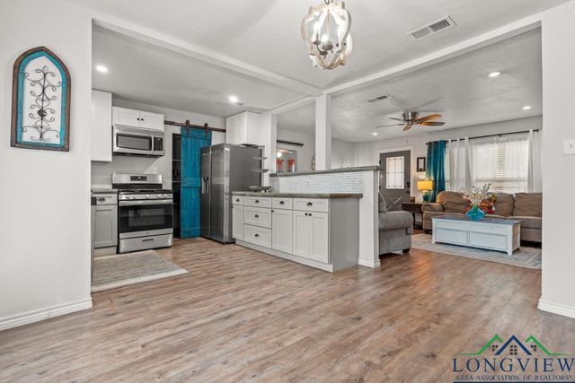 718 Pine St, Gilmer, TX 75644
