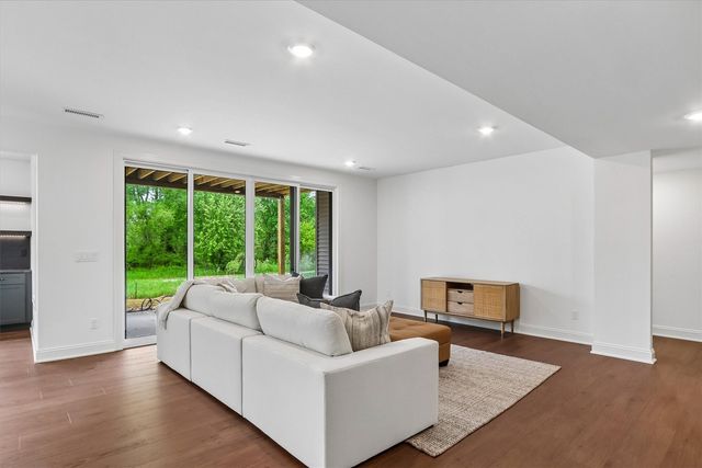 405 MacBride Trail, Solon, IA 52333