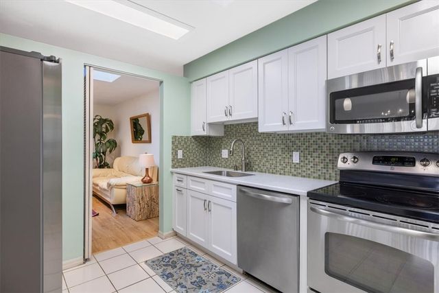 635 Centre Court SW 101, Vero Beach, FL 32962