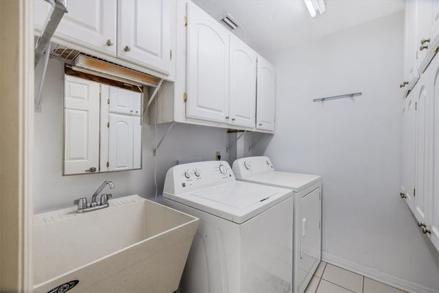 635 Centre Court SW 101, Vero Beach, FL 32962