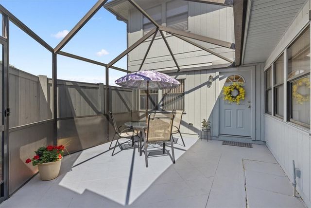 635 Centre Court SW 101, Vero Beach, FL 32962