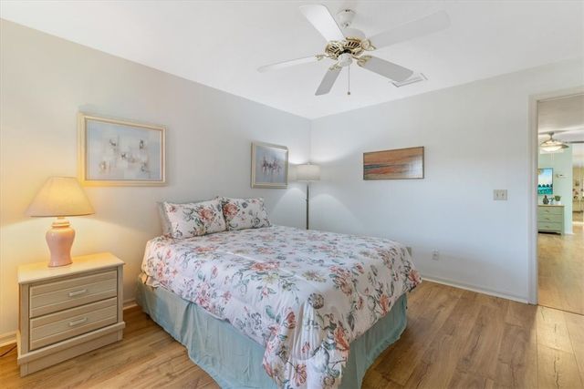 635 Centre Court SW 101, Vero Beach, FL 32962