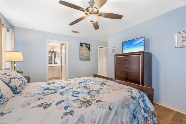 635 Centre Court SW 101, Vero Beach, FL 32962