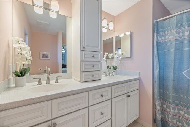 635 Centre Court SW 101, Vero Beach, FL 32962