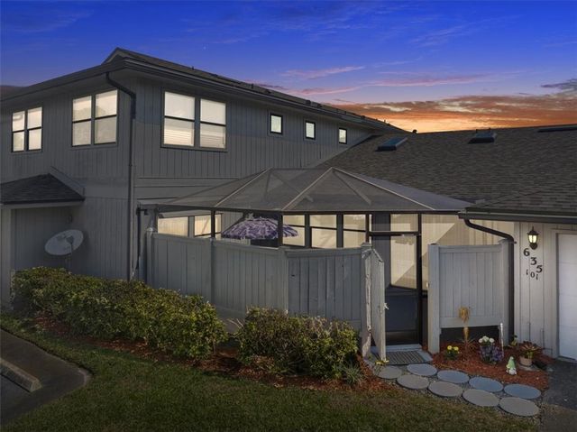 635 Centre Court SW 101, Vero Beach, FL 32962