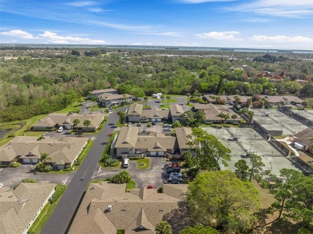 635 Centre Court SW 101, Vero Beach, FL 32962