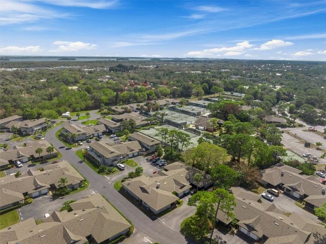 635 Centre Court SW 101, Vero Beach, FL 32962
