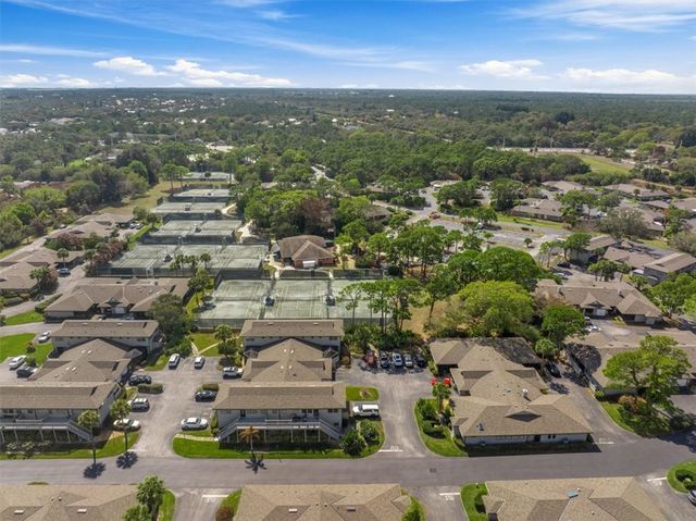 635 Centre Court SW 101, Vero Beach, FL 32962