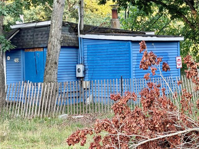 48 Cocoanut Street, Central Islip, NY 11722