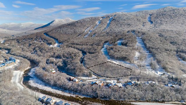 8A Firelight Lane # 8A, Lincoln, NH 03251