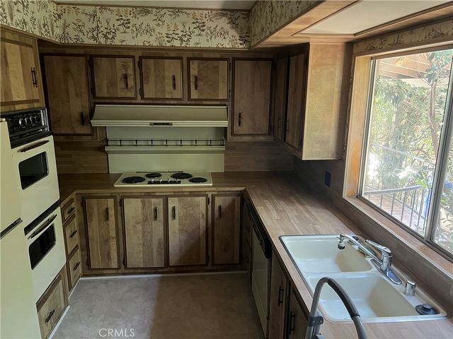 15455 Glenoaks 220, Sylmar, CA 91342