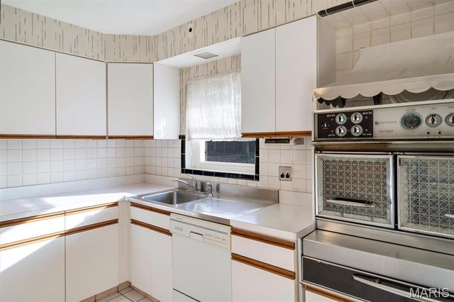 5938 Keith Place, St Louis, MO 63109