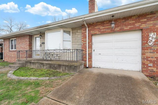 5938 Keith Place, St Louis, MO 63109