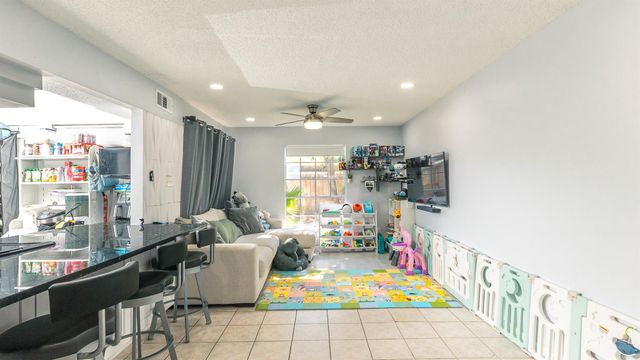 7965 Kendalia Drive, Houston, TX 77036