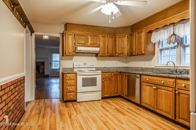102 James Creek Road, Southern Pines, NC 28387