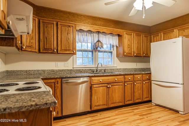 102 James Creek Road, Southern Pines, NC 28387