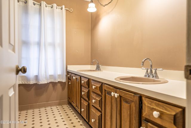 102 James Creek Road, Southern Pines, NC 28387