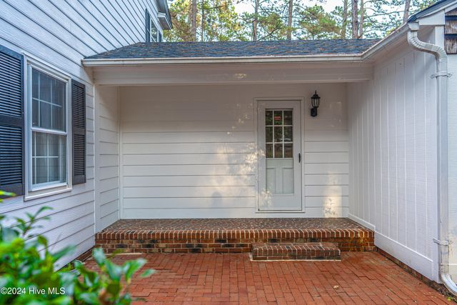 102 James Creek Road, Southern Pines, NC 28387