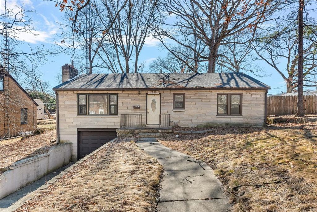 2919 Wasson Way, Decatur, IL 62521