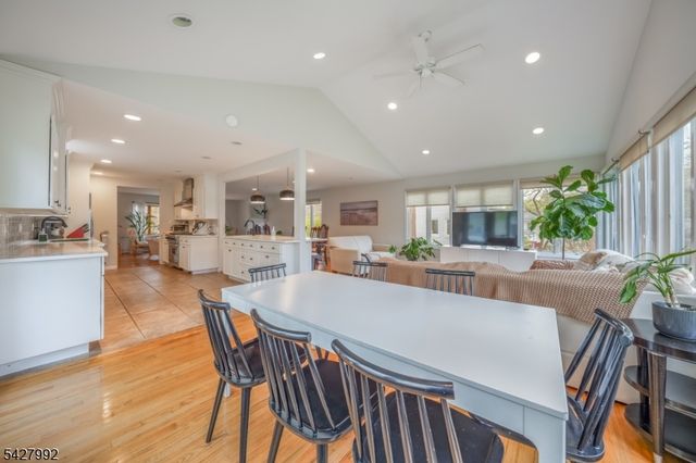 67 Woodbine Cir, New Providence Boro, NJ 07974