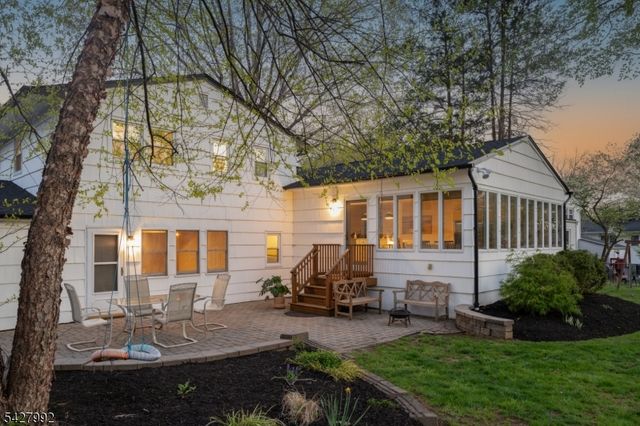 67 Woodbine Cir, New Providence Boro, NJ 07974