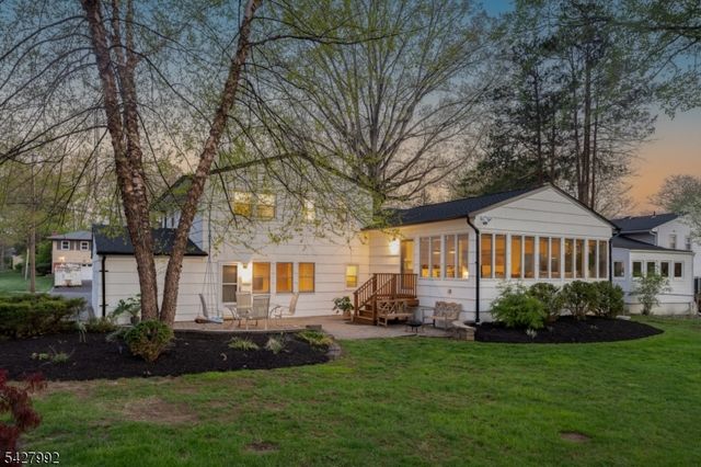 67 Woodbine Cir, New Providence Boro, NJ 07974