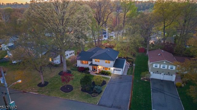 67 Woodbine Cir, New Providence Boro, NJ 07974