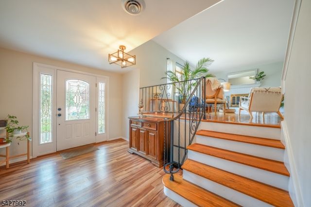 67 Woodbine Cir, New Providence Boro, NJ 07974