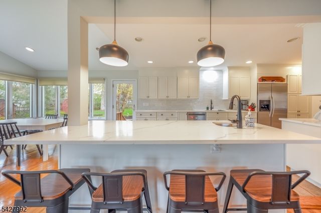 67 Woodbine Cir, New Providence Boro, NJ 07974