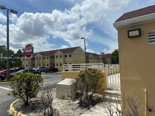 13810 SW 112th Street 106, Miami, FL 33186
