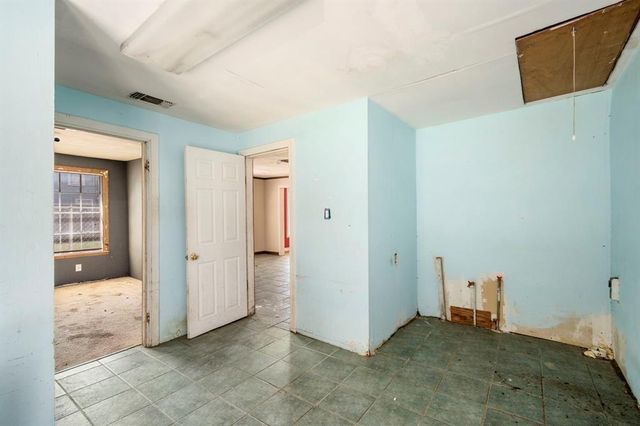 1039 W Cavalcade Street, Houston, TX 77009