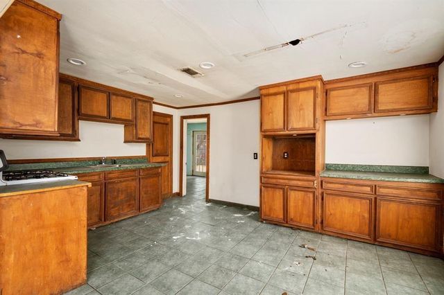 1039 W Cavalcade Street, Houston, TX 77009