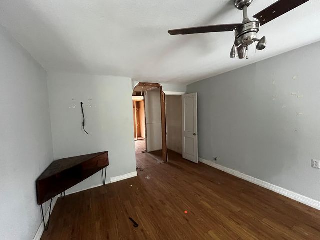 1039 W Cavalcade Street, Houston, TX 77009